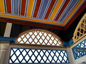 Tirage photo décoration - détail architecture marocaine boiseries colorées - Les couleurs du Maghreb